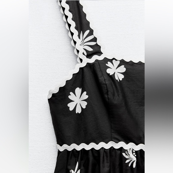 New ZARA Black And White Printed Midi Dress With Passementerie Trim - Picture 9 of 10